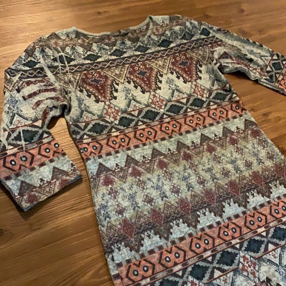 Form Fitting Aztec Print Dress - Picture 3 of 4